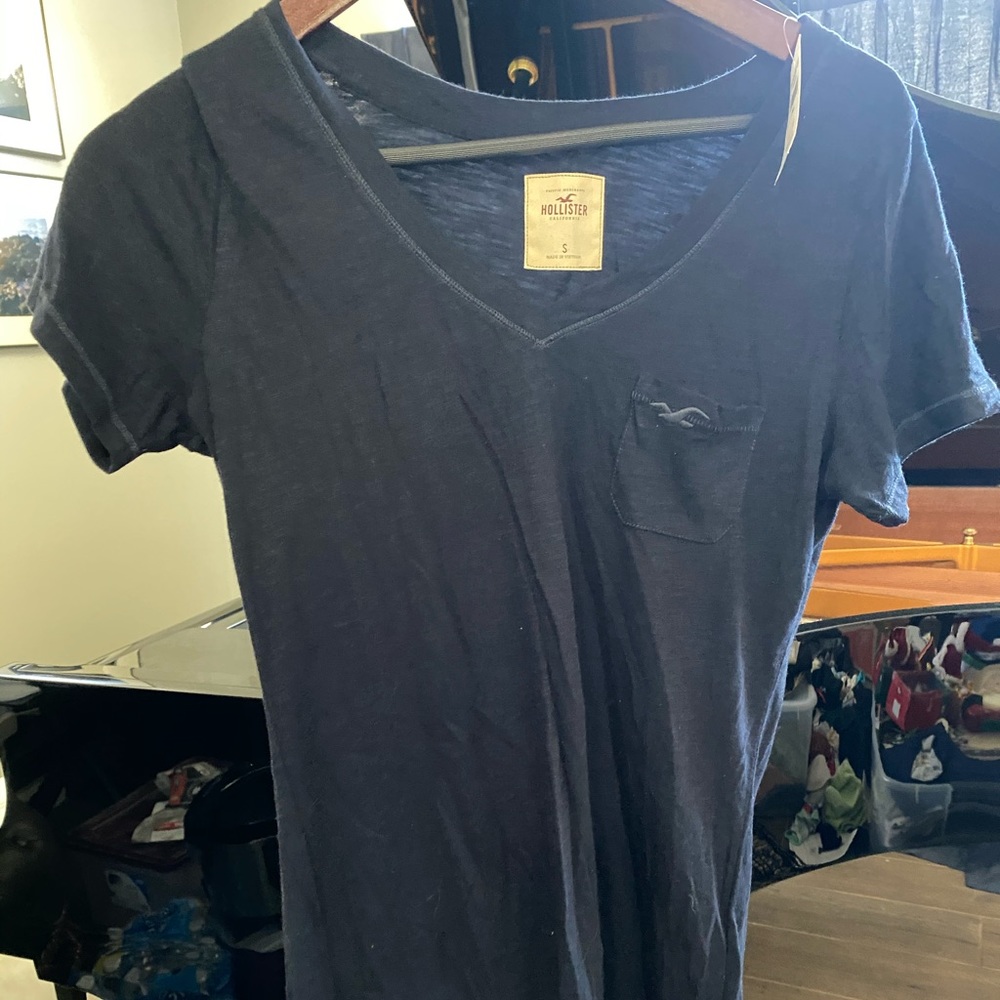 Hollister V-Neck